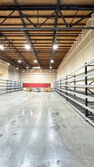 More Photos Of 42065 Zevo Dr, Temecula Warehouse For Lease