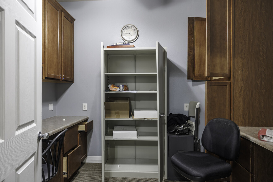 More Photos Of 16286 S Sunland Gin Rd, Arizona City Rehabilitation Center For Sale