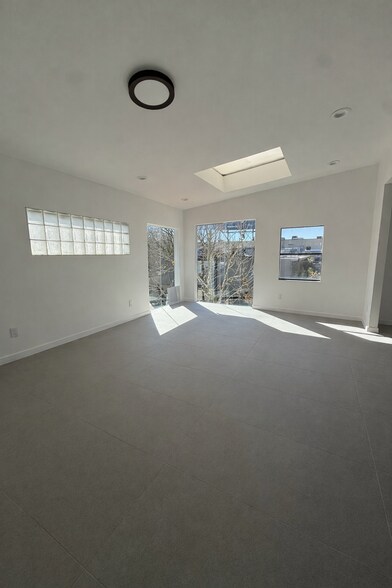 More Photos Of 304 N Harper Ave, Los Angeles Storefront Retail Office For Lease