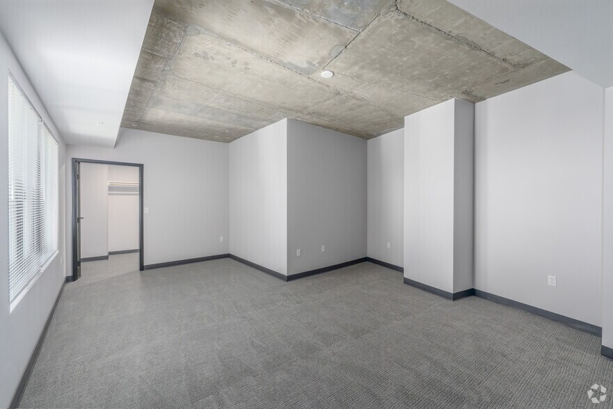 More Photos Of 215-219 S Water St, Henderson Apartments For Lease