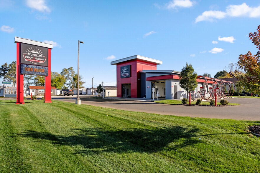 More Photos Of 655 S US Highway 131, Three Rivers General Retail For Sale