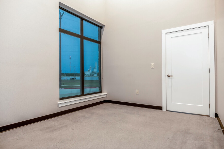 More Photos Of 1645 Greens Prairie Rd W, College Station Office For Lease