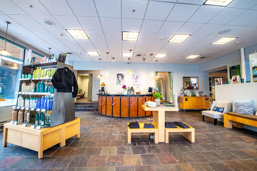 More Photos Of 2402-2430 Main St, Lake Placid Hotel For Lease