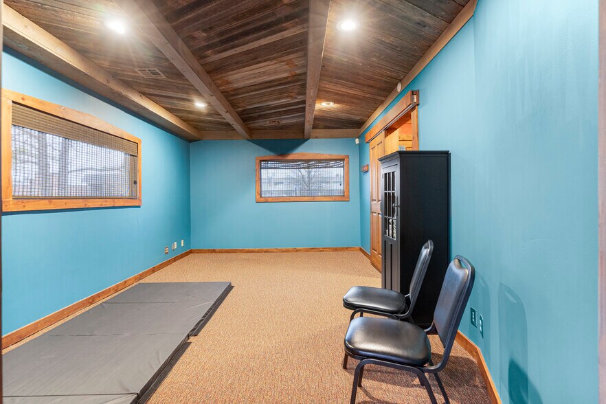 More Photos Of 3228 S Jamestown Ave, Tulsa Medical For Sale