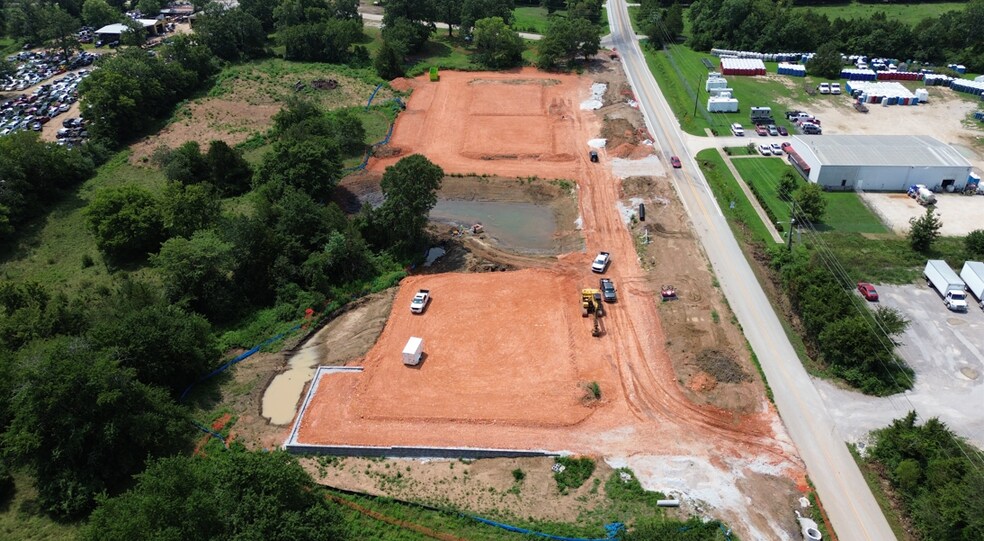 More Photos Of 2030 Morningside Dr, Fayetteville Light Distribution For Lease