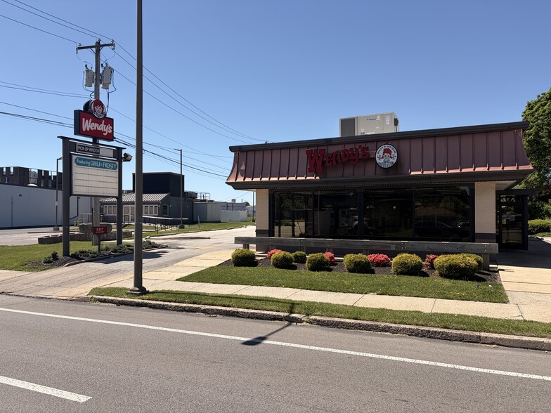 Primary Photo Of 2100 Red Lion Rd, Philadelphia Fast Food For Sale