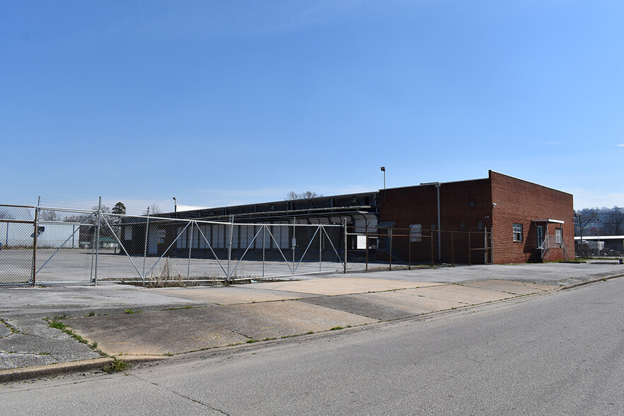 Primary Photo Of 1901 E 29th St, Chattanooga Truck Terminal For Sale