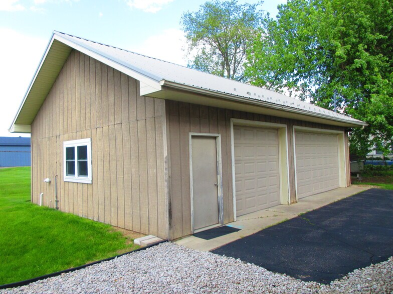 More Photos Of 977 Airport Rd, Jackson Office For Sale