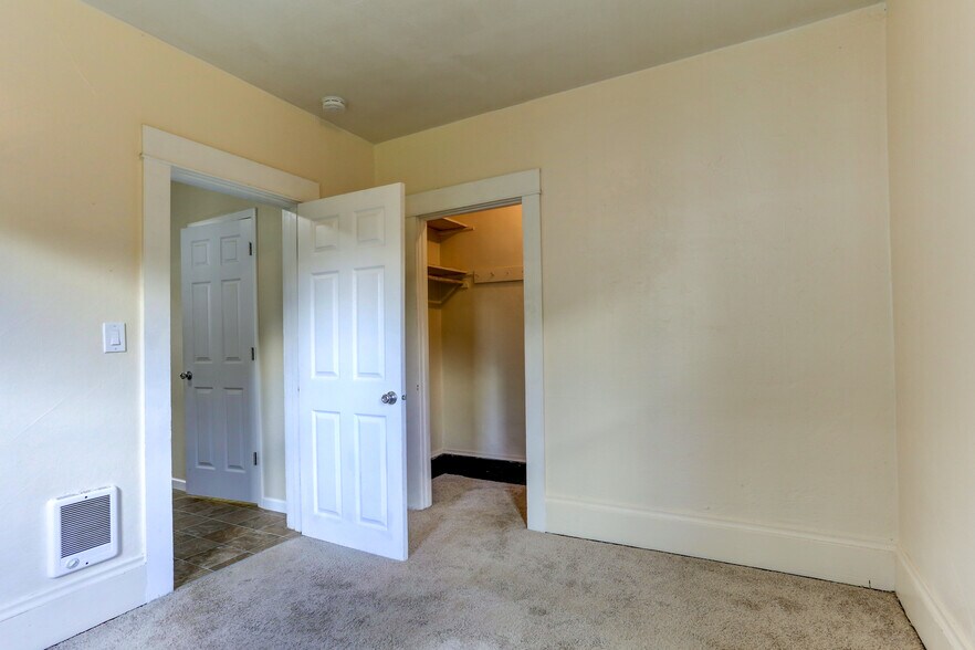 More Photos Of 1512 Franklin St, Vancouver Apartments For Sale