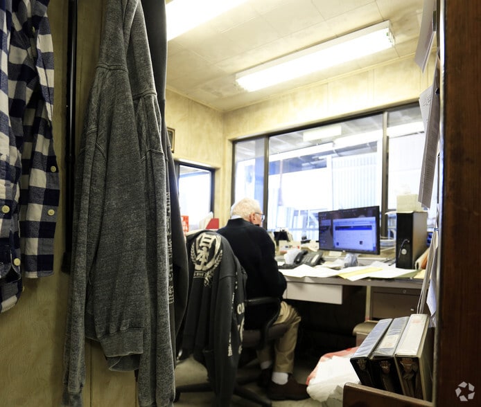 More Photos Of 2883 Miles Ave, Bronx Warehouse For Lease