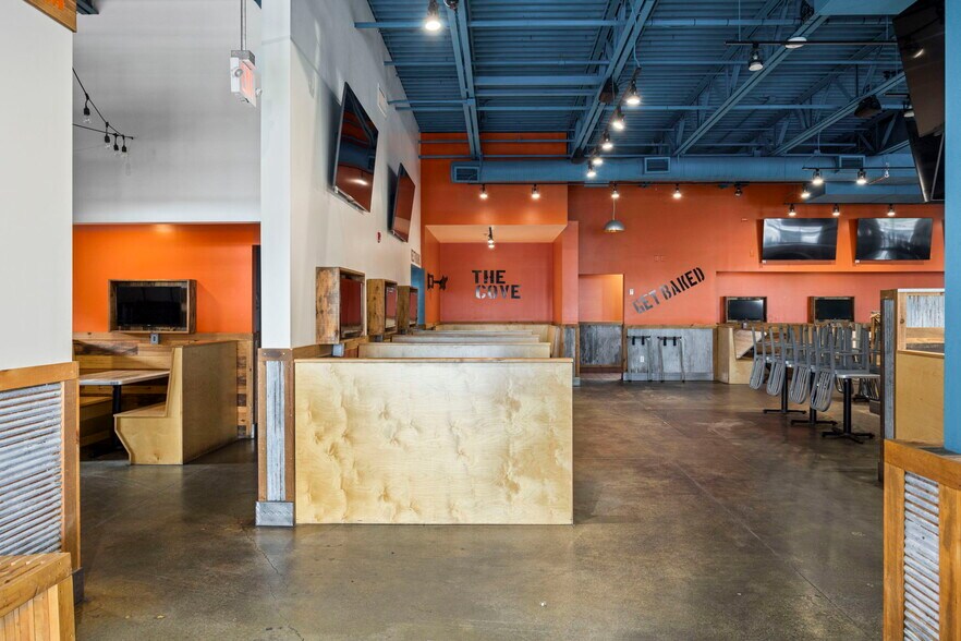 More Photos Of 350 University Blvd, Harrisonburg Freestanding For Sale