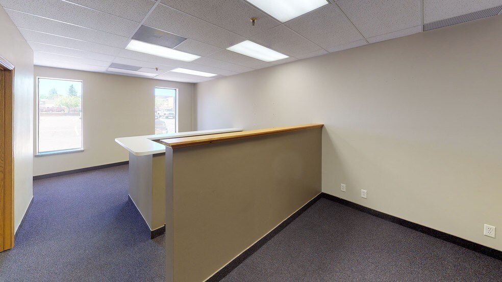 More Photos Of 110-114 S Rum River Dr, Princeton General Retail For Lease