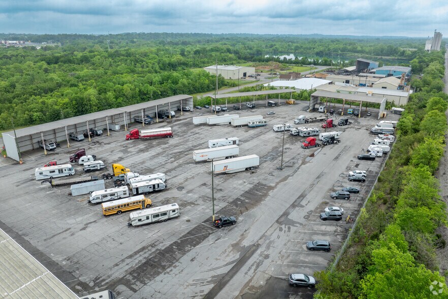 More Photos Of 1523 Midfield Industrial Blvd, Birmingham Distribution For Sale