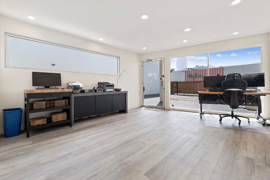 More Photos Of 555 E 3rd St, Long Beach Storefront Retail Residential For Sale