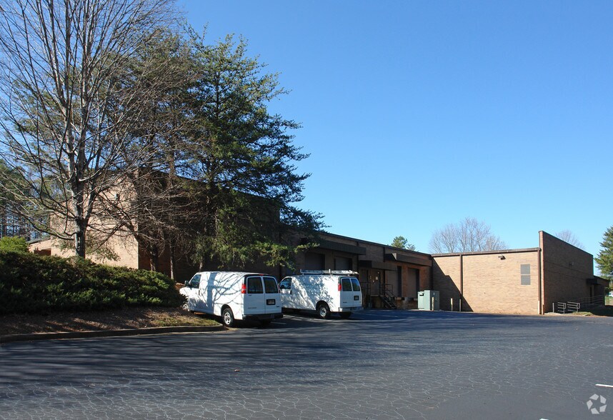 More Photos Of 3175 Northwoods Pky, Norcross Light Distribution For Lease