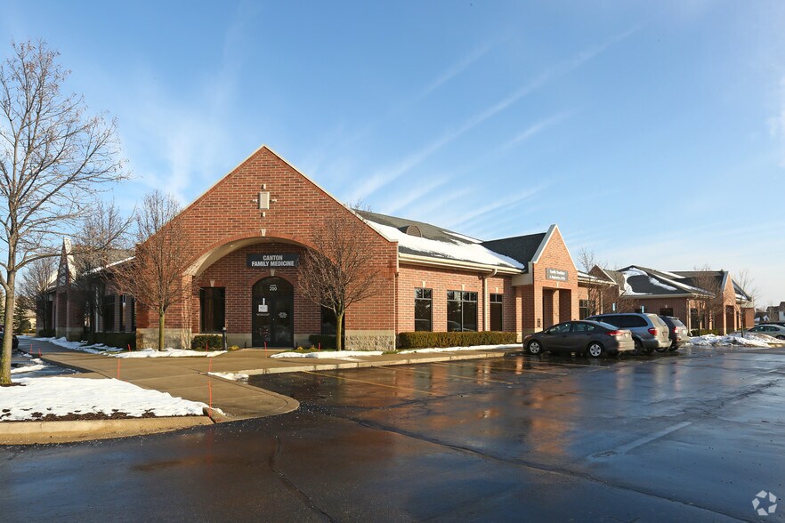 More Photos Of 5958 N Canton Center Rd, Canton Township Medical For Lease