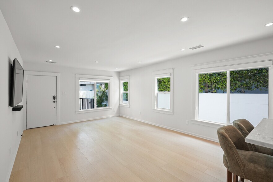 More Photos Of 617 Westmount Dr, West Hollywood Apartments For Sale