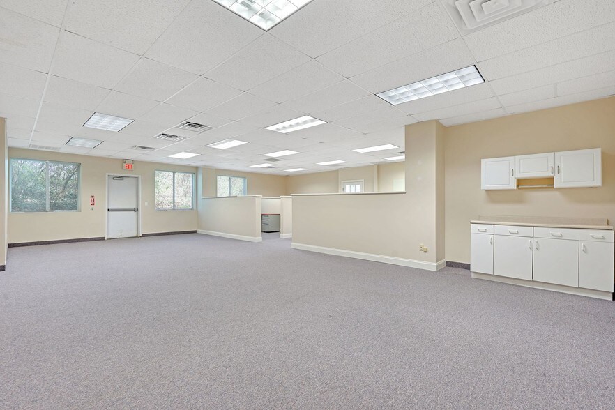 More Photos Of 1386 US Highway 22, Lebanon Unknown For Lease