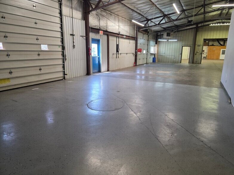 More Photos Of 1115 Commercial Ave, Reedsburg Service For Lease