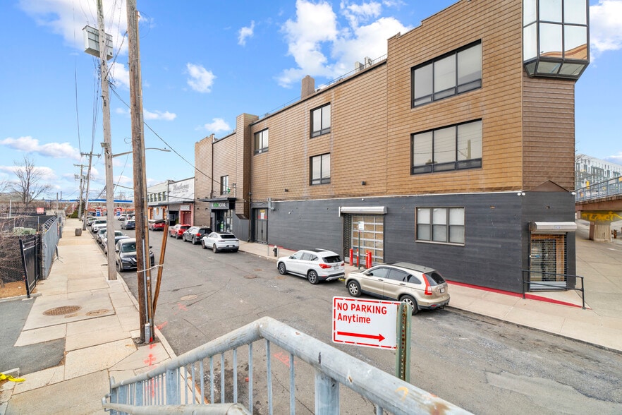 More Photos Of 181 Bay St, Staten Island Office For Sale