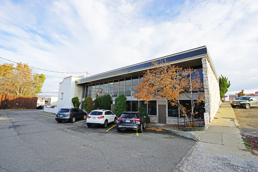 Primary Photo Of 811 W Yakima Ave, Yakima Storefront Retail Office For Lease