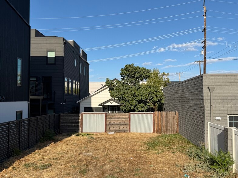 More Photos Of 1272 Oregon St, Redding Office For Sale