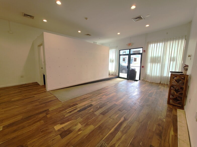 More Photos Of 201 B Highland ave, Somerville General Retail For Lease