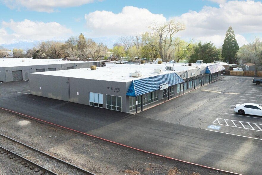 More Photos Of 755 E Greg St, Sparks Light Distribution For Lease