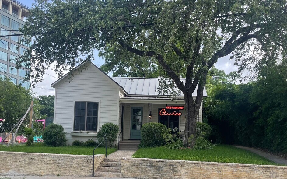 Primary Photo Of 517 E Grayson St, San Antonio Restaurant For Lease