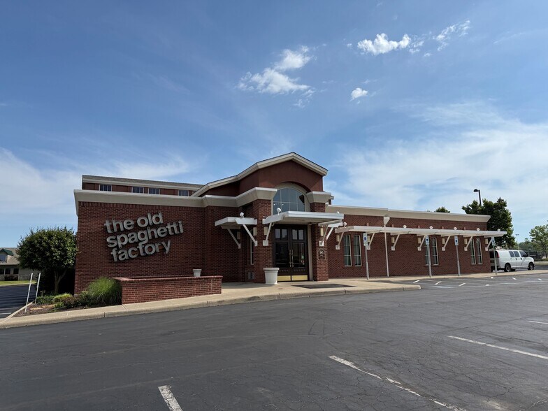 Primary Photo Of 6320 S Gilmore Rd, Fairfield Restaurant For Lease