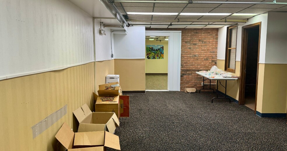More Photos Of 4180 W Broadway Ave, Robbinsdale Storefront Retail Office For Lease
