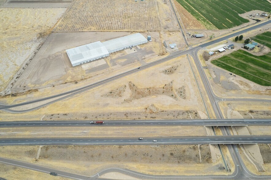 More Photos Of East of Balmorhea, TX, Exit 209, I-10 and Hwy 17, Balmorhea Distribution For Sale