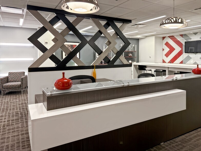 More Photos Of 104 W 40th St, New York Coworking Space