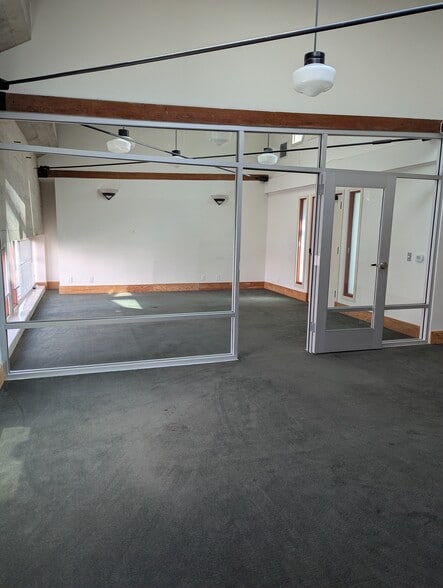 More Photos Of 461 W 6th St, San Pedro Storefront Retail Office For Lease