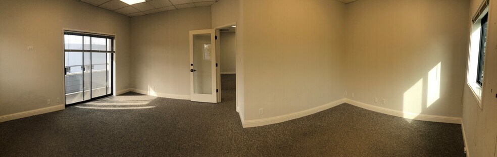More Photos Of 2100 Embarcadero, Oakland Office For Lease
