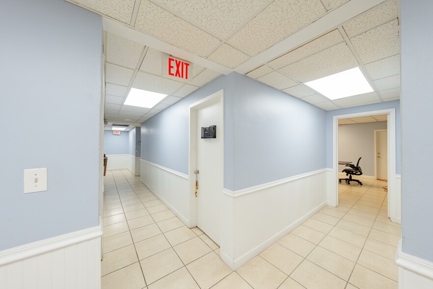 More Photos Of 1930 NW 23rd St, Miami Warehouse For Sale