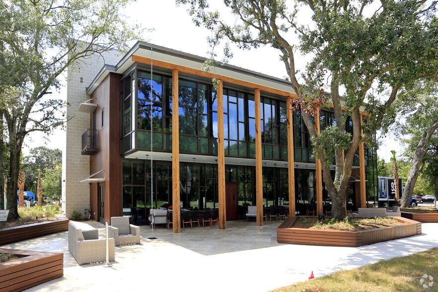 More Photos Of 320 Wingo Way, Mount Pleasant Loft Creative Space For Lease