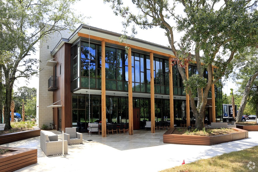 More Photos Of 320 Wingo Way, Mount Pleasant Loft Creative Space For Lease