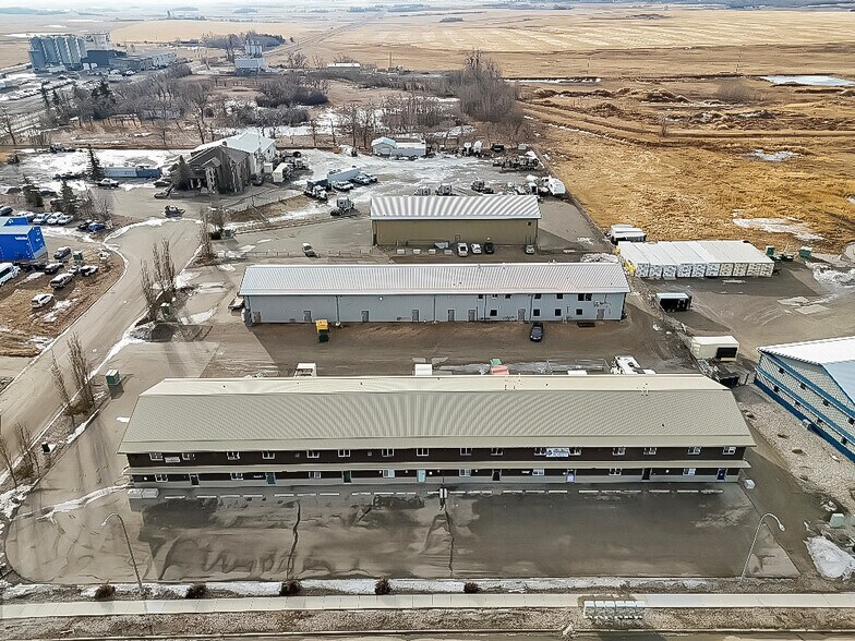 More Photos Of 130 Canal Gdns, Strathmore Warehouse For Sale