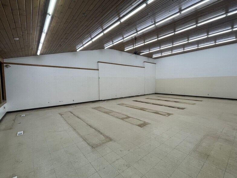 More Photos Of 3542 Shoreline Dr, Wayzata Freestanding For Lease