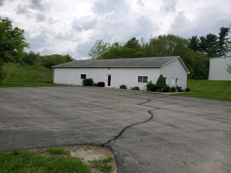 More Photos Of 4 Washington St, Leetonia Warehouse For Lease