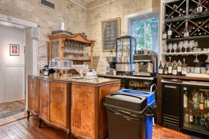 More Photos Of 1102 S Alamo St, San Antonio Storefront Retail Office For Sale