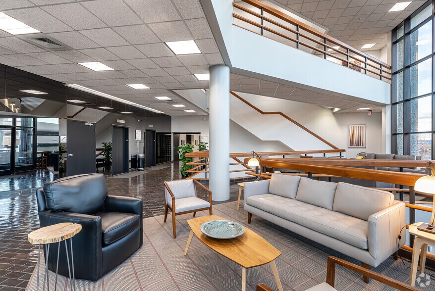 More Photos Of 125 Eugene O'Neill Dr, New London Office For Lease