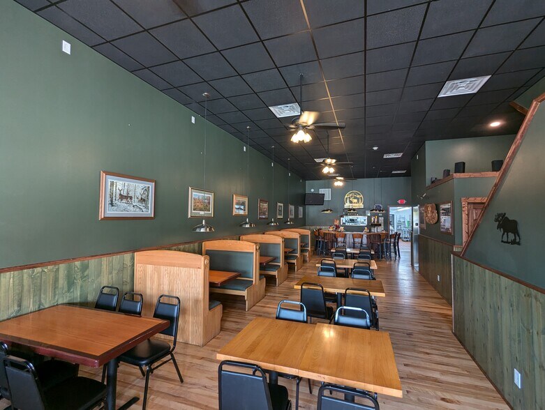 More Photos Of 104 N Elm St, Cresco General Retail For Sale