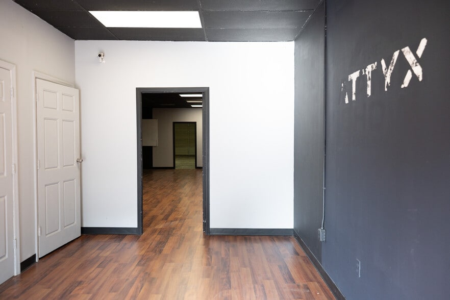 More Photos Of 151 Riverchase Way, Lexington Light Distribution For Lease