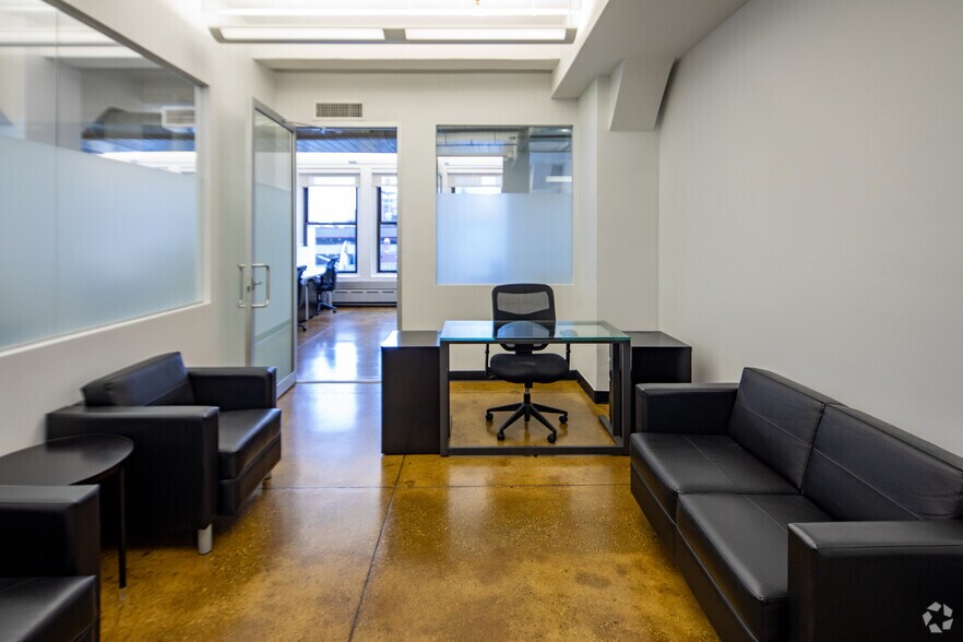 More Photos Of 589 Eighth Ave, New York Loft Creative Space For Lease