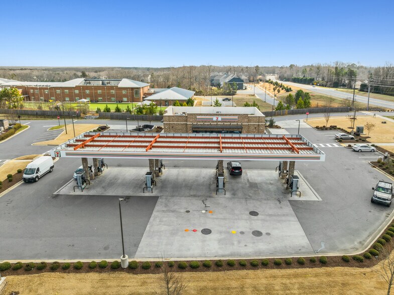 More Photos Of 2020 S Dobys Bridge Rd, Fort Mill Convenience Store For Sale