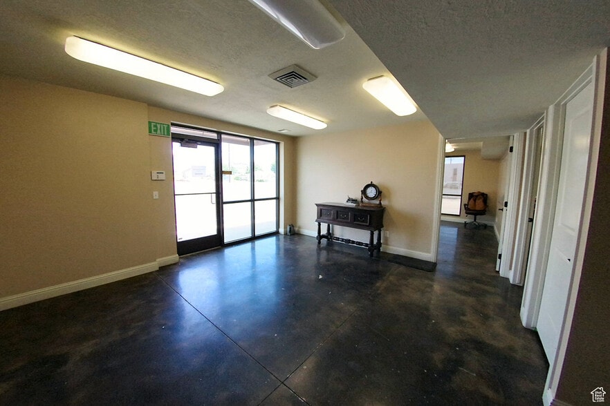 More Photos Of 848 S 2000 W, Syracuse Unknown For Lease