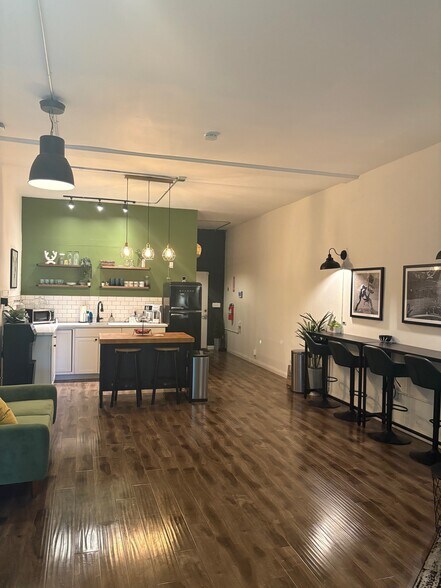 Primary Photo Of 2900-2904 W Magnolia Blvd, Burbank Storefront For Lease