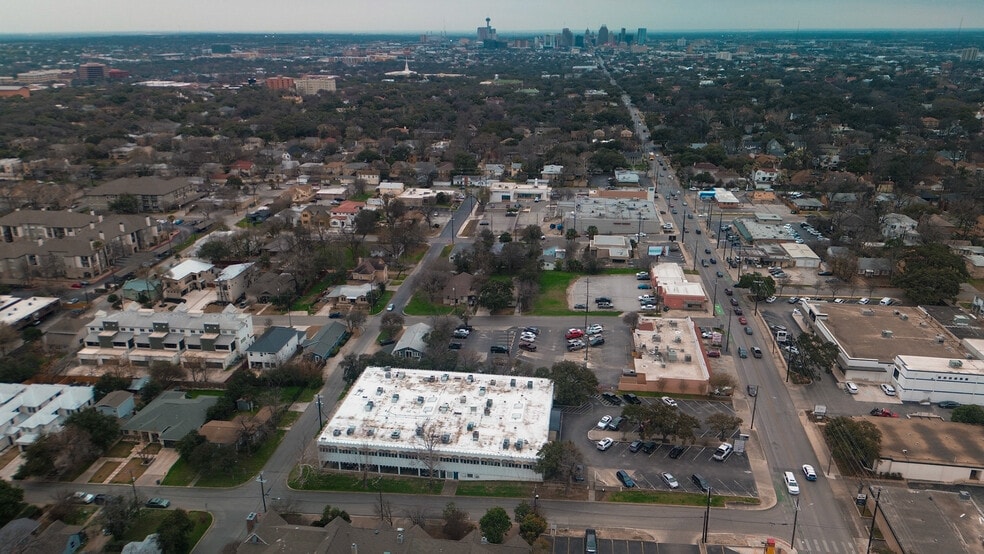 More Photos Of 4118 McCullough Ave, San Antonio Medical For Lease